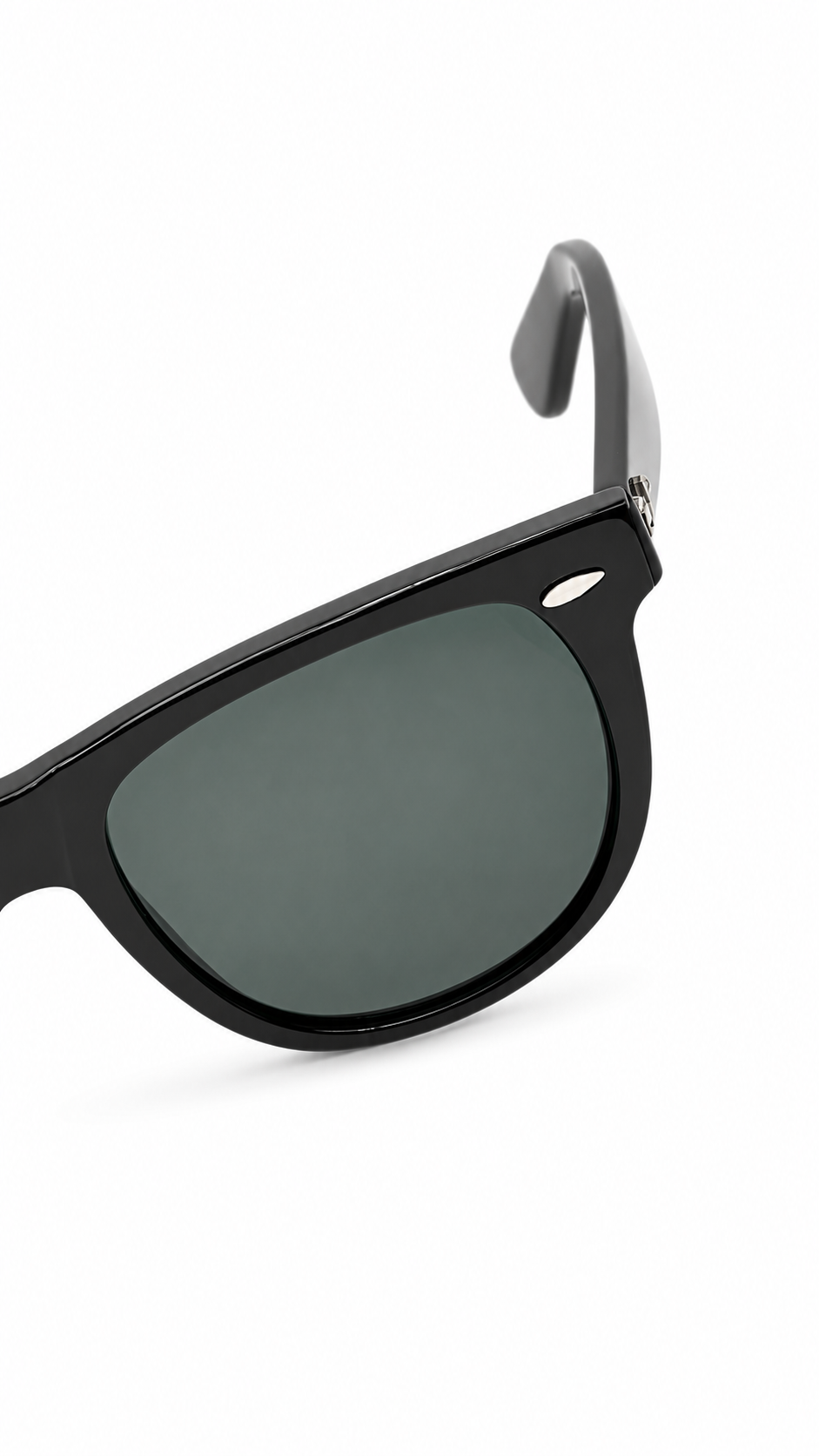 Ray-Ban Original Wayfarer RB2140 901 Black Sunglasses with G-15 Green Lenses