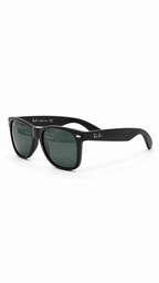 Ray-Ban Original Wayfarer Sunglasses – Matte Black with Green G-15 Lenses